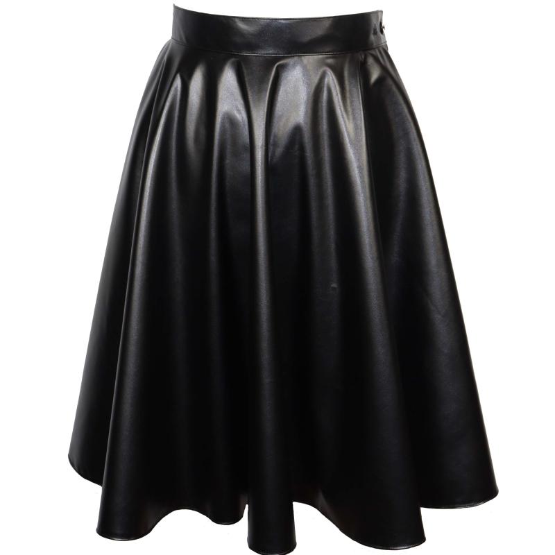 Čierna koženková sukňa