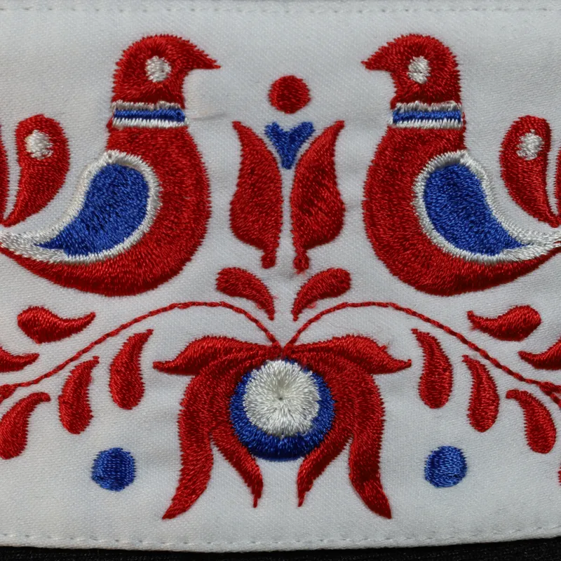 Vyšívaný folklórny opasok Alena červeno biely 2