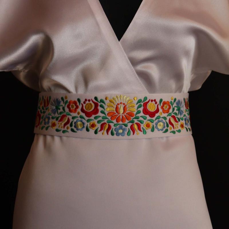 Folklórny vyšívaný opasok Vlasta farebný 2